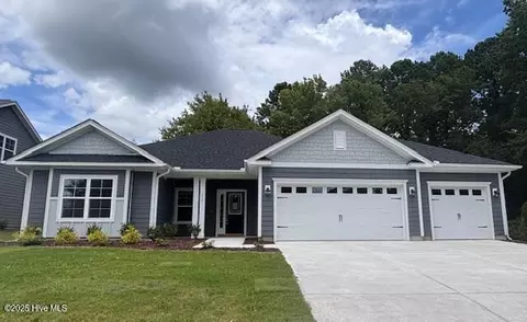 110 Firethorn Cir, Wallace, NC 28466