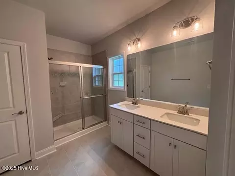 Bath - 110 Firethorn Cir, Wallace, NC 28466 photo 2 of 3