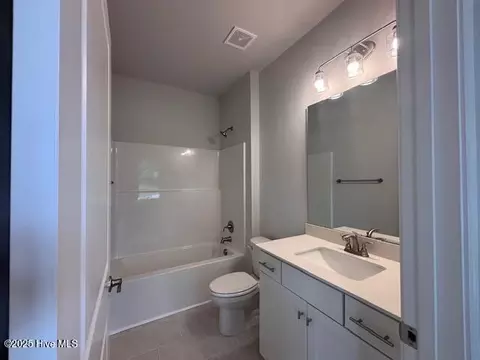 Bath - 110 Firethorn Cir, Wallace, NC 28466 photo 1 of 3