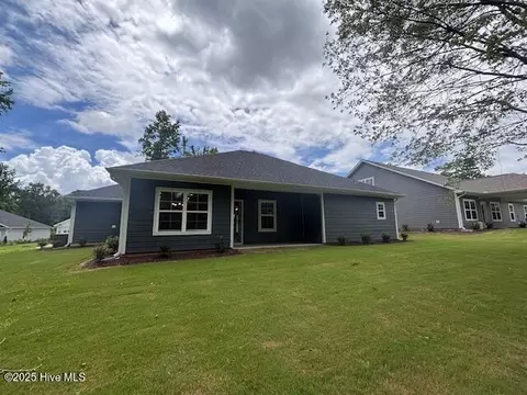 Exterior - 110 Firethorn Cir, Wallace, NC 28466 photo 3 of 4