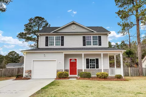 121 Walnut Hills Dr, Richlands, NC 28574