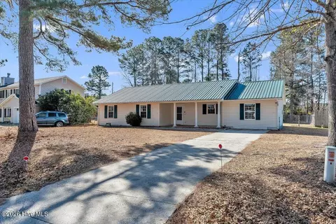 114 Education Ln, Havelock, NC 28532