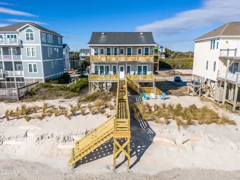 36 Porpoise Pl, North Topsail Beach, NC 28460