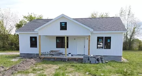 410 Carmon Cir, Ayden, NC 28513