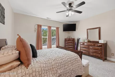 Bedroom - 410 Compass Pt, Hampstead, NC 28443 photo 11 of 14