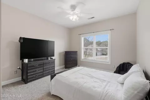 Bedroom - 410 Compass Pt, Hampstead, NC 28443 photo 5 of 14