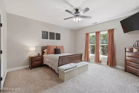 Bedroom - 410 Compass Pt, Hampstead, NC 28443 photo 10 of 14