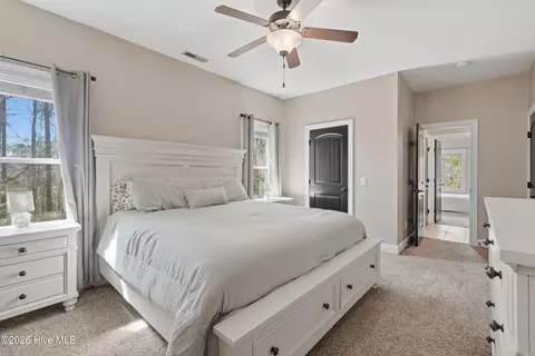 Bedroom - 410 Compass Pt, Hampstead, NC 28443 photo 9 of 14