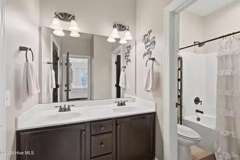 Bath - 410 Compass Pt, Hampstead, NC 28443 photo 3 of 3