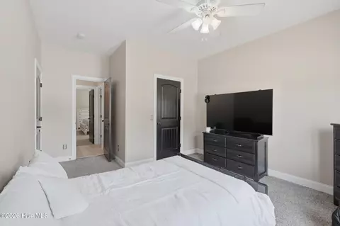 Bedroom - 410 Compass Pt, Hampstead, NC 28443 photo 7 of 14