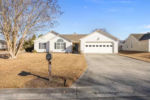 806 Valley Forge Ct, Wilmington, NC 28411