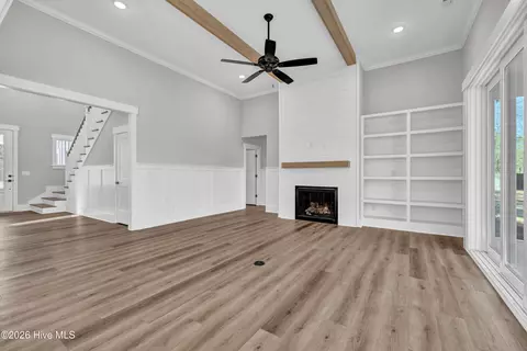Living - 233 Hampton Ct, Hampstead, NC 28443 photo 4 of 6