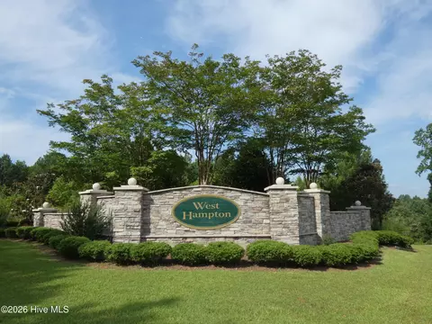 909 Cambridge Dr, Rocky Mount, NC 27804