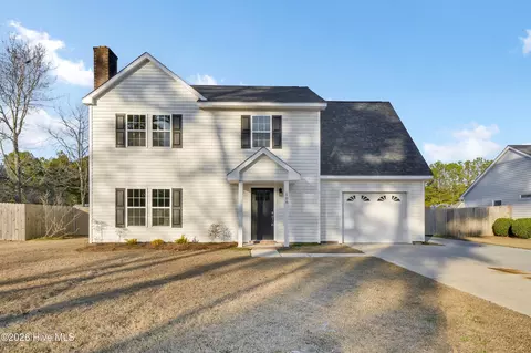 106 Cottage Ln, Jacksonville, NC 28546