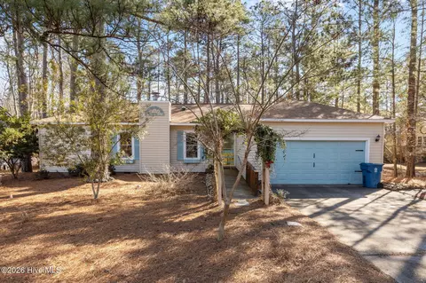802 Black Swan Rd, New Bern, NC 28560
