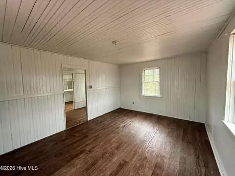Bedroom - 4549 Loop Rd, Scranton, NC 27875 photo 2 of 5