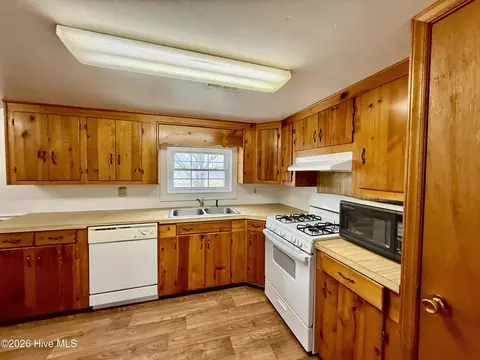 Kitchen - 4549 Loop Rd, Scranton, NC 27875 photo 1 of 1