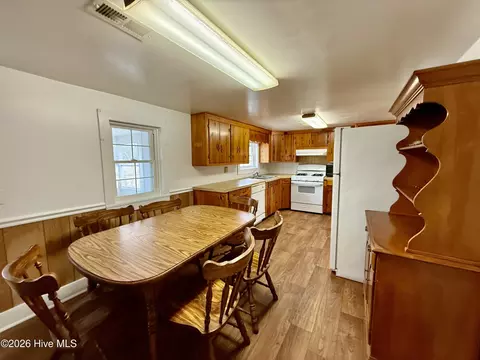 Dining - 4549 Loop Rd, Scranton, NC 27875 photo 1 of 2