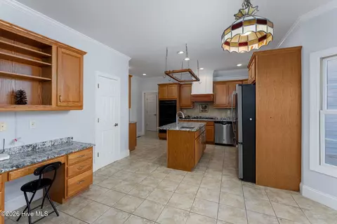 Kitchen - 2689 Sloop Point Loop Rd, Hampstead, NC 28443 photo 2 of 5