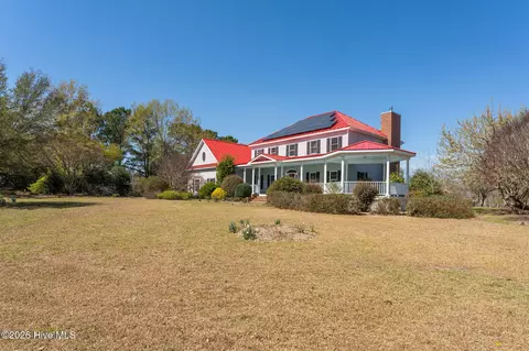 Exterior - 2689 Sloop Point Loop Rd, Hampstead, NC 28443 photo 10 of 44