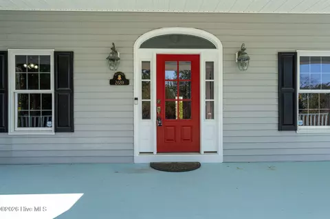 Exterior - 2689 Sloop Point Loop Rd, Hampstead, NC 28443 photo 5 of 44