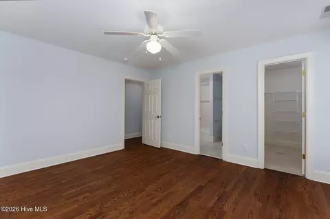 Bedroom - 2689 Sloop Point Loop Rd, Hampstead, NC 28443 photo 6 of 8