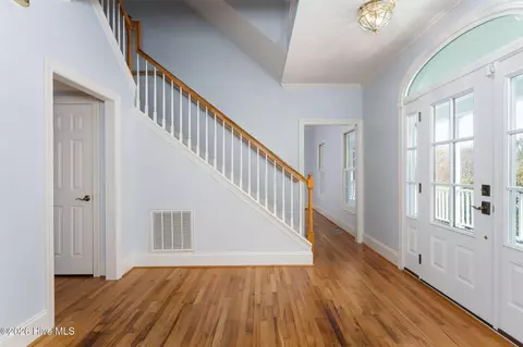 Entry Way - 2689 Sloop Point Loop Rd, Hampstead, NC 28443 photo 2 of 3