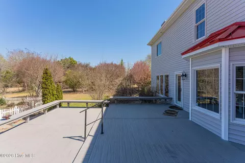 Exterior - 2689 Sloop Point Loop Rd, Hampstead, NC 28443 photo 40 of 44