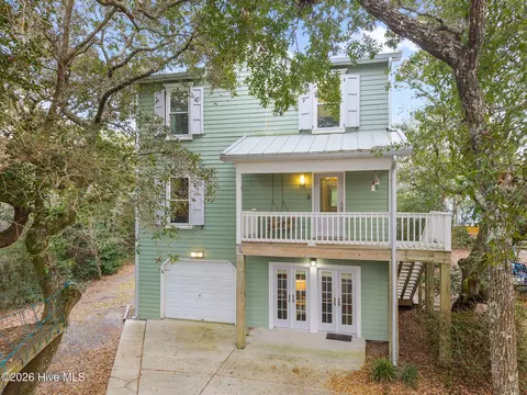 109 Sea Urchin Ct, Surf City, NC 28445