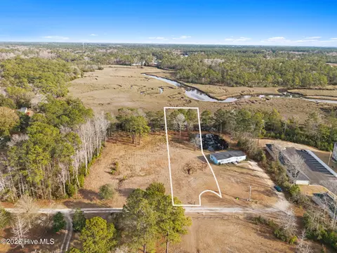 272 Edgewater Dr SW, Shallotte, NC 28470