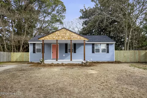 702 Williams St, Jacksonville, NC 28540