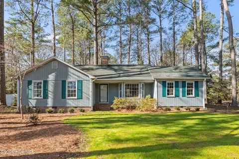 100 Woodstock Dr, Greenville, NC 27834