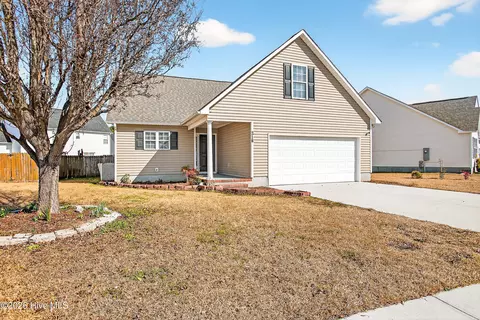 218 Ashcroft Dr, Jacksonville, NC 28546