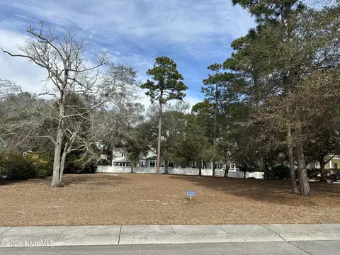 6226 Navigator Way, Southport, NC 28461