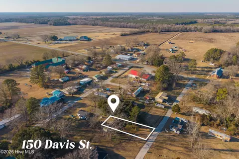 150 Davis St, Trenton, NC 28585