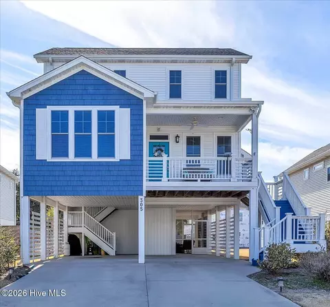305 Ivy Ln, Carolina Beach, NC 28428
