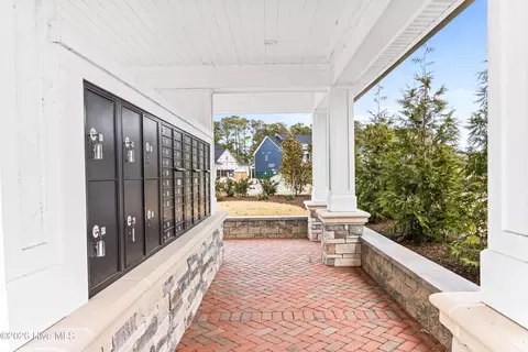 100 N Glimmering Glass Ln, Hampstead, NC 28443