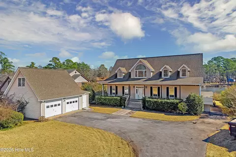 3010 Sloop Dr, Oriental, NC 28571
