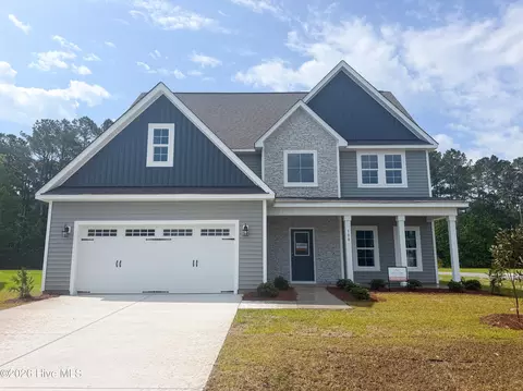 100 Rolling Water Ln, Peletier, NC 28584