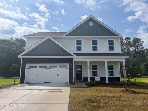 102 Rolling Water Ln, Peletier, NC 28584