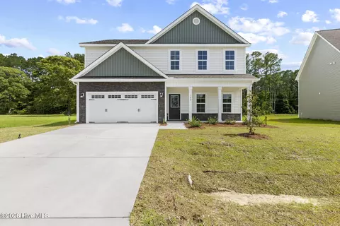 102 Rolling Water Ln, Peletier, NC 28584