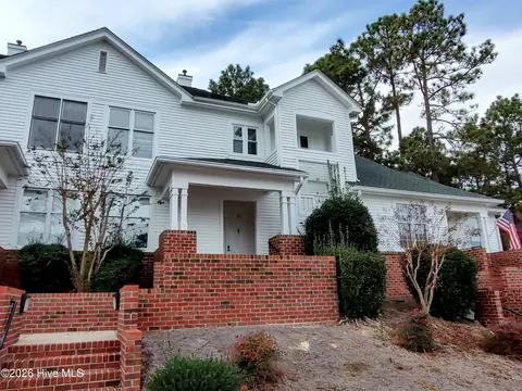 26 N Knoll Rd, Southern Pines, NC 28387