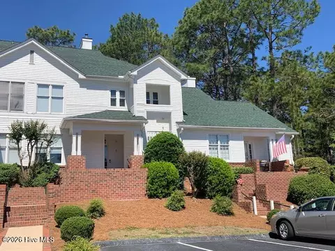 26 N Knoll Rd, Southern Pines, NC 28387