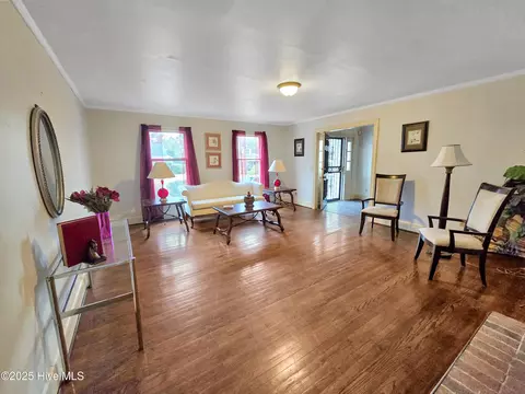 Living - 203 Crescent Dr, Windsor, NC 27983 photo 1 of 5