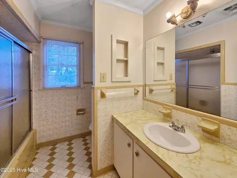 Bath - 203 Crescent Dr, Windsor, NC 27983 photo 2 of 4