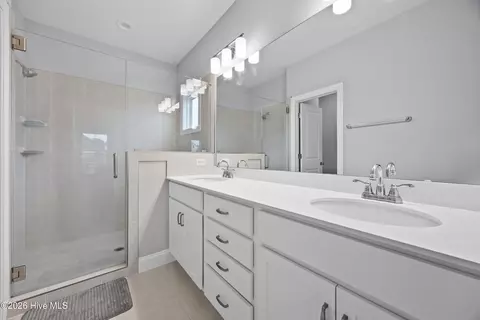 Bath - 59 W Barlowe West Ave, Hampstead, NC 28443 photo 2 of 4