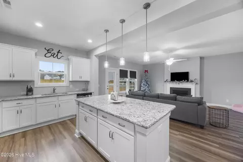 Kitchen - 59 W Barlowe West Ave, Hampstead, NC 28443 photo 2 of 2