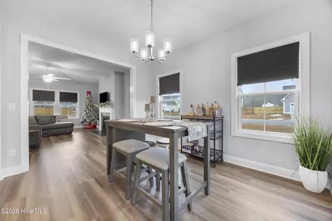 Dining - 59 W Barlowe West Ave, Hampstead, NC 28443 photo 1 of 2