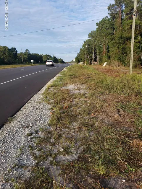 17 Hwy, Hampstead, NC 28443