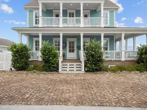 303 S Elm St, Swansboro, NC 28584